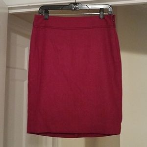 Magenta houndstooth pencil skirt